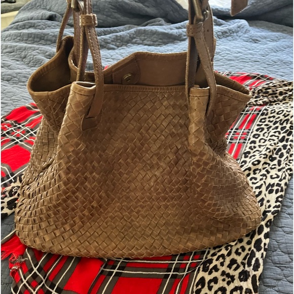 Valentina NWOT Woven Leather bag. There are no marks, stains or scratches - Picture 4 of 14